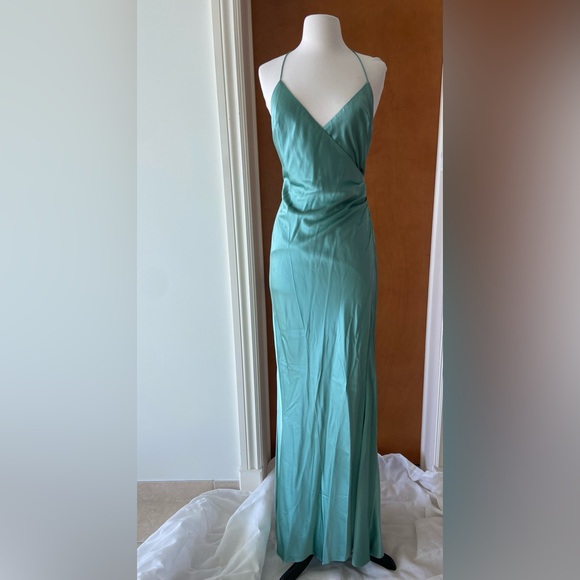 NWT! SER.O.YA EMMA 100% SILK GOWN in Feldspar Green Size S Seroya - Picture 3 of 13